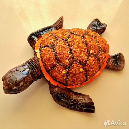Черепаха с янтарем