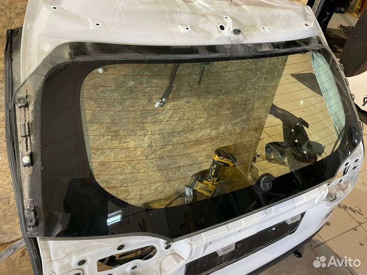 Стекло крышки багажника Toyota RAV-4 50 2018-2023