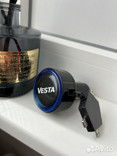 Автомобильная зарядка LADA Vesta