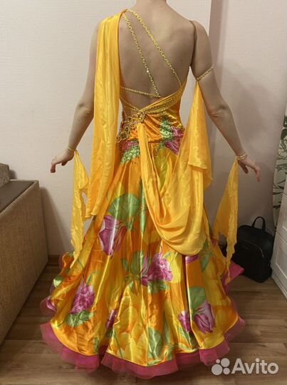 Платье для бальных танцев