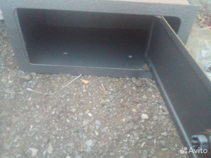 Сейф металлический