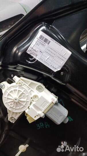 Задний правый стеклоподъемник Mercedes W164