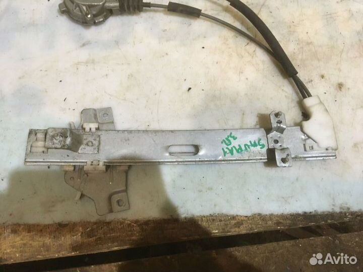 Стеклоподъемник задний правый Kia Shuma