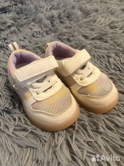 Кроссовки детские