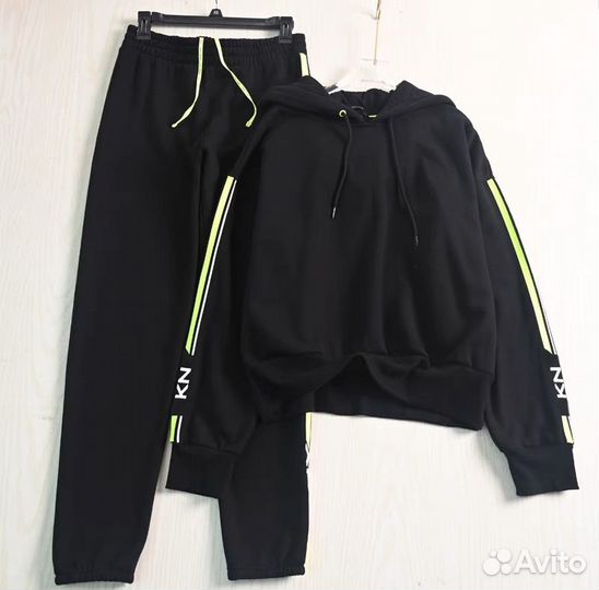 Женский спортивный костюм dkny новый на флисе