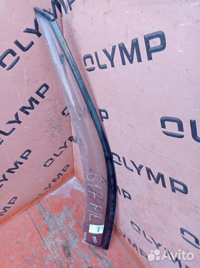 Ветровик передний левый Toyota Gaia ACM10 1AZ-FSE