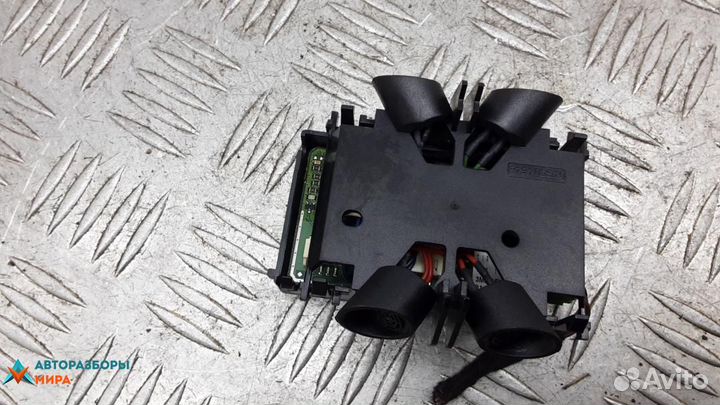 Фонарь салона (плафон) Volvo XC60 2009