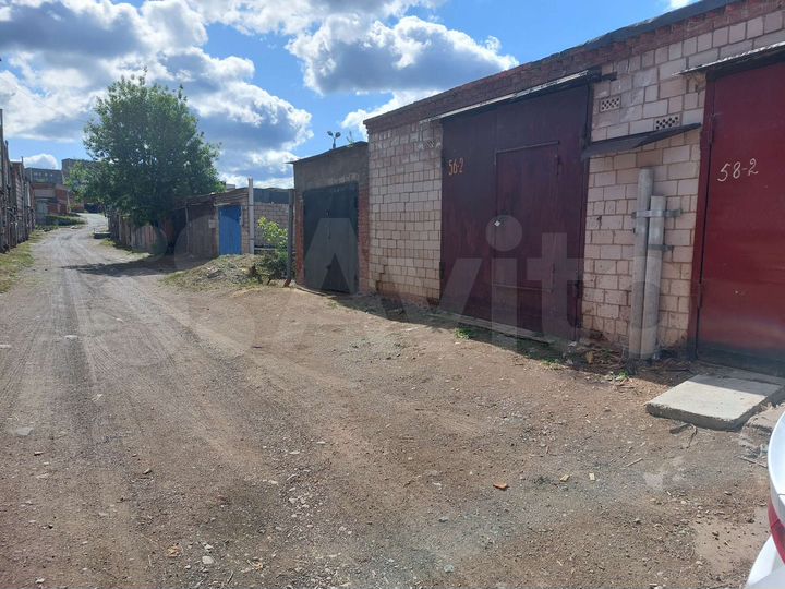Гараж, > 30 м²