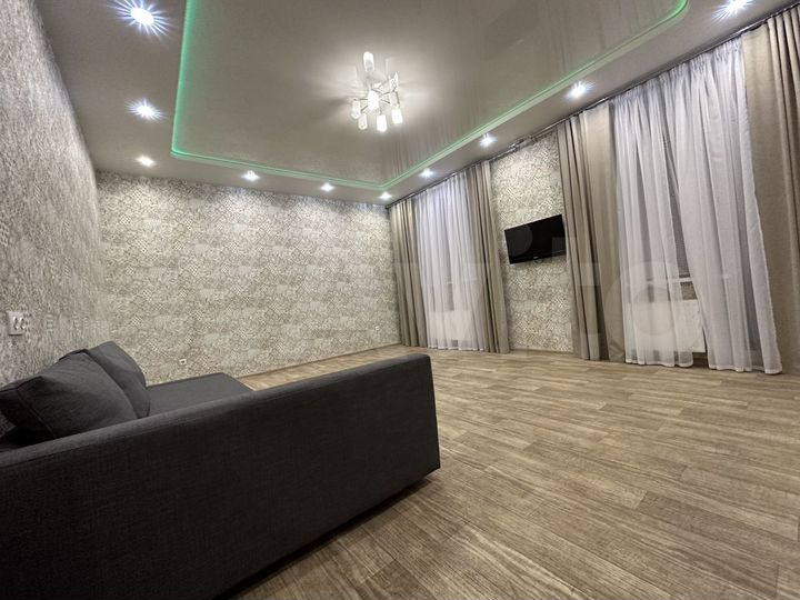 2-к. квартира, 80 м², 1/9 эт.