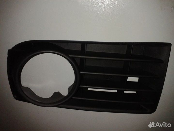 VW Golf 5 2003-2009 рамка правой птф в бампер