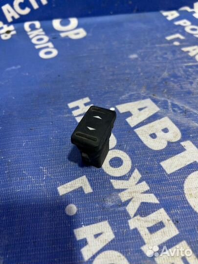 Кнопка стеклоподъемника Ford Focus 1 седан 2003