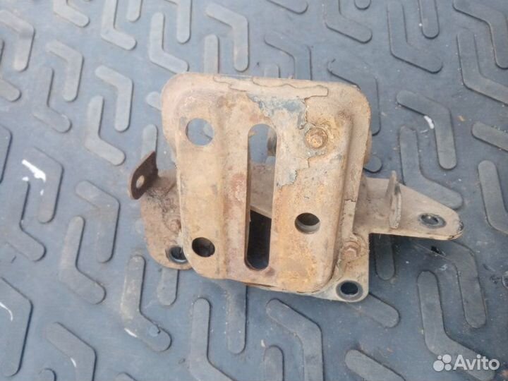 Подушка двигателя Lifan Solano 620 LF481Q3 2011