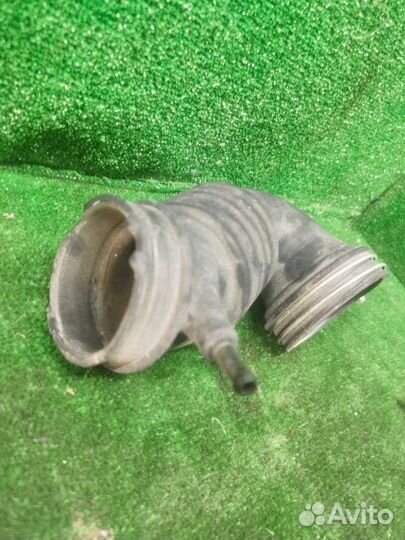 Патрубок воздушного фильтра Mitsubishi Lancer 9