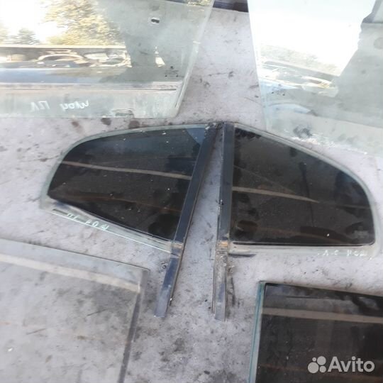 Стекло боковой двери Шкода Октавия тур (А4U1)