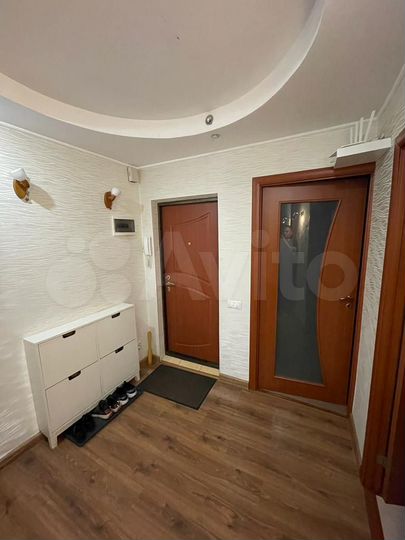 4-к. квартира, 76 м², 1/5 эт.