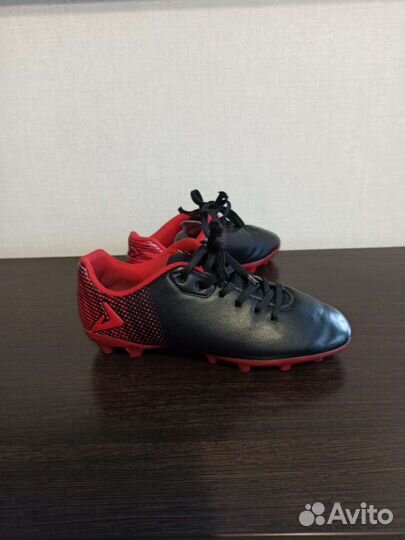 Футбольный буцы