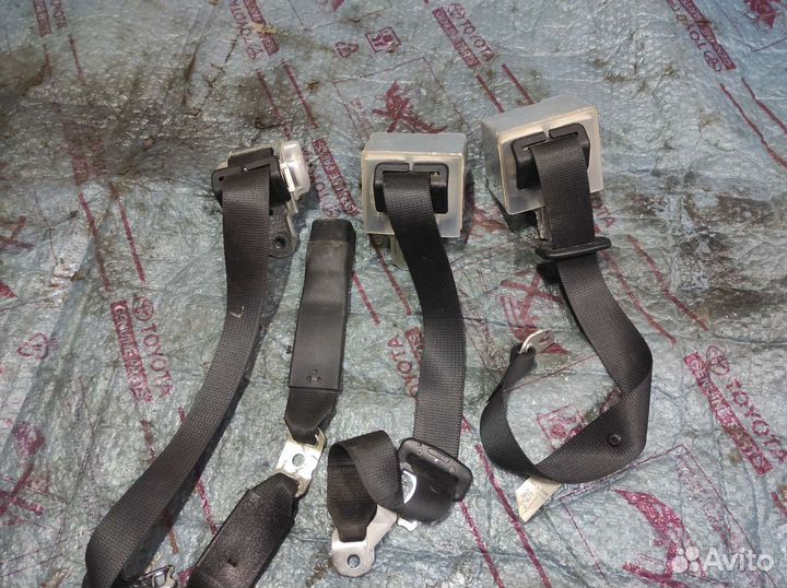 Ремень безопасности задний Тойота Камри 50 55