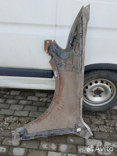 Крыло переднее правое Volkswagen Touareg 2007-2010