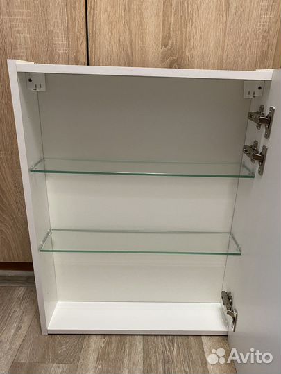 Навесной шкаф в ванную с зеркалом