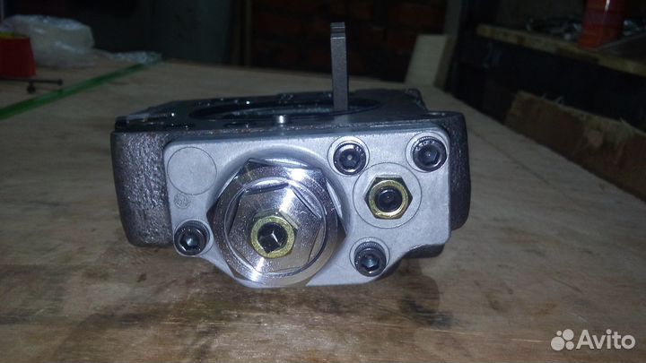 Регулятор гидравлического насоса HPV145