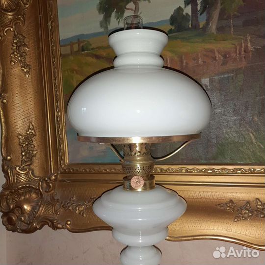 Антикварная керосиновая лампа