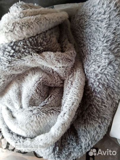 Пледы и накидки разные