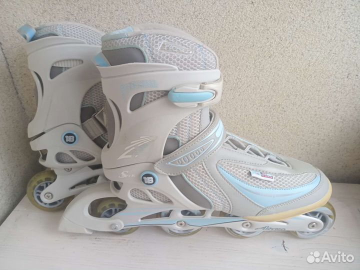 Роликовые коньки