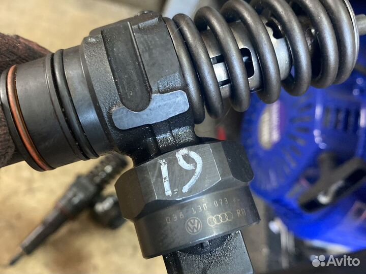 Насос-форсунки 038130073J 1.9tdi VW, Audi, Skoda