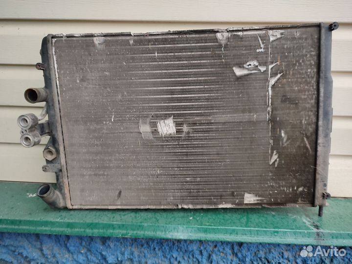 Радиатор охлаждения Рено Меган 1 покаления