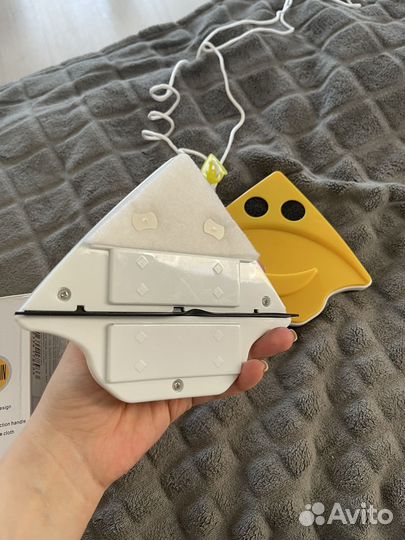 Магнитная щетка для мытья окон