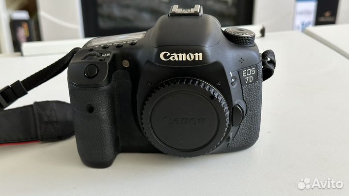 Зеркальный фотоаппарат canon 7d