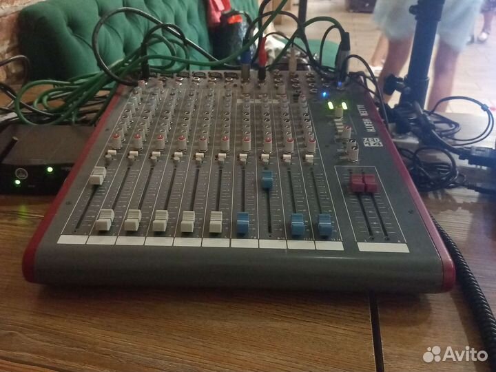 Пульт Allen Heath ZED 14