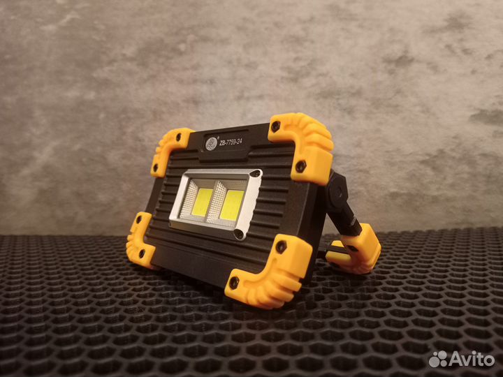 Светодиодный прожектор