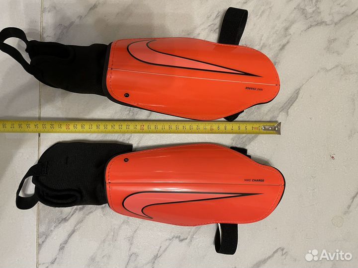 Футбольные щитки nike xl