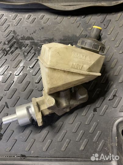 Цилиндр тормозной главный Renault Symbol II