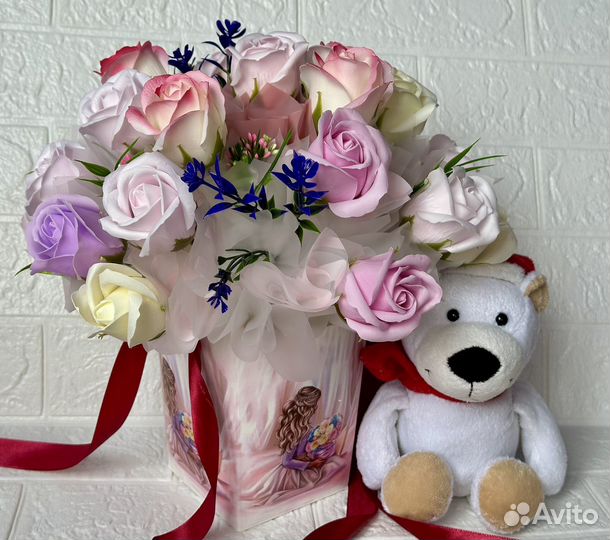 Букет из мыльных роз светящийся