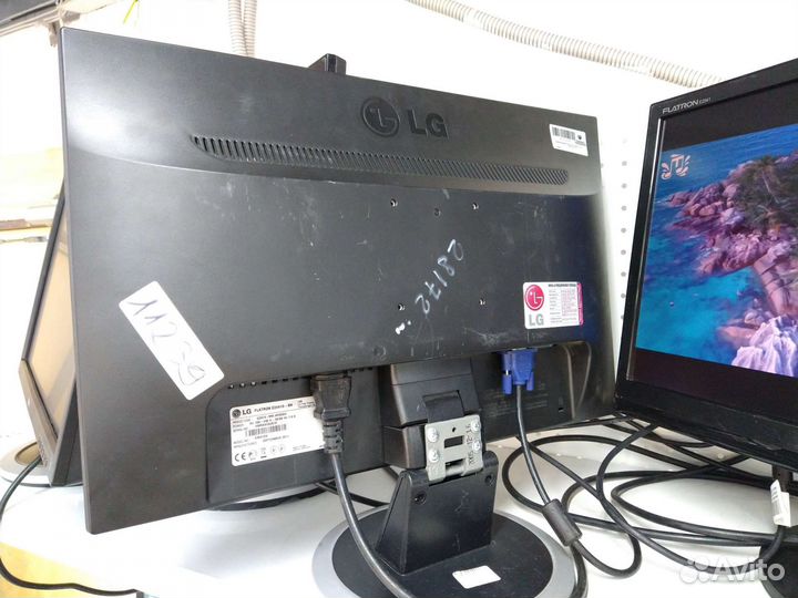 Монитор LG диагональ 20