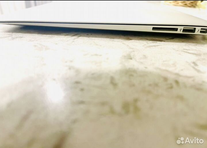 Б/у Apple macbook Air 13.3-2 ядра-1,8-2,9 Гц-128Гб