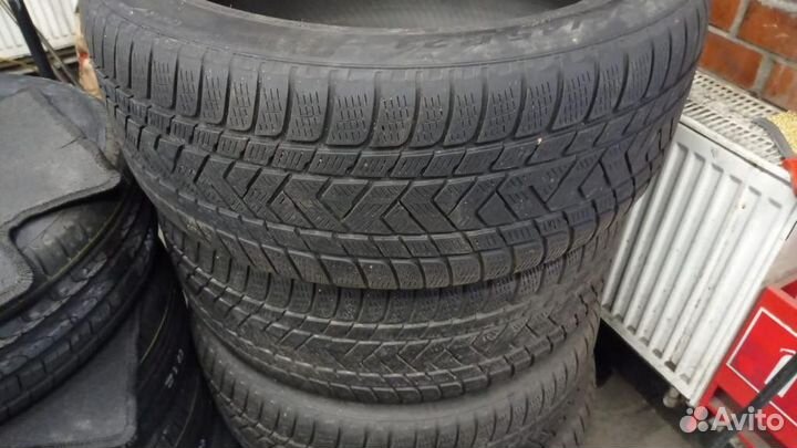 Pirelli Scorpion Winter 275/45 R21