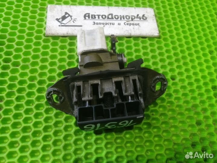 Кнопка открывания багажника Renault Megane 1