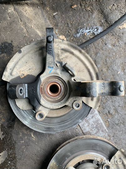 Кулак поворотный передний левый Лада Веста