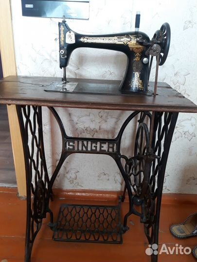 Швейная ножная машинка singer