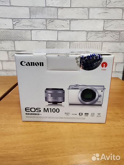 Canon eos m100