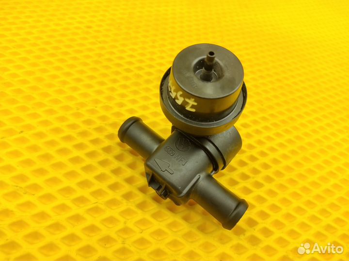 Клапан воздушный Audi A4 B8 cdnc 2.0 tfsi 2010