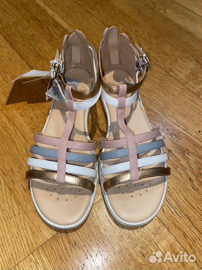 Новые сандалии для девочки geox р.37