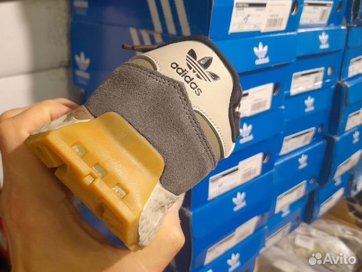 Кроссовки Adidas retropy