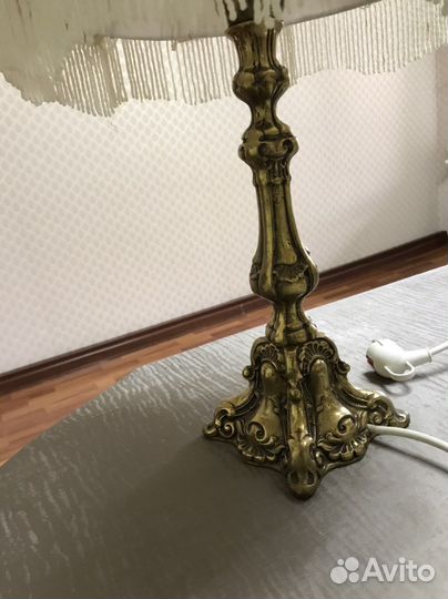 Лампа настольная светильник