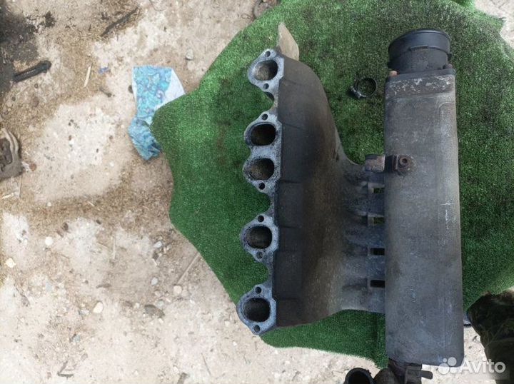 Впускной коллектор Volkswagen Transporter T4 1992