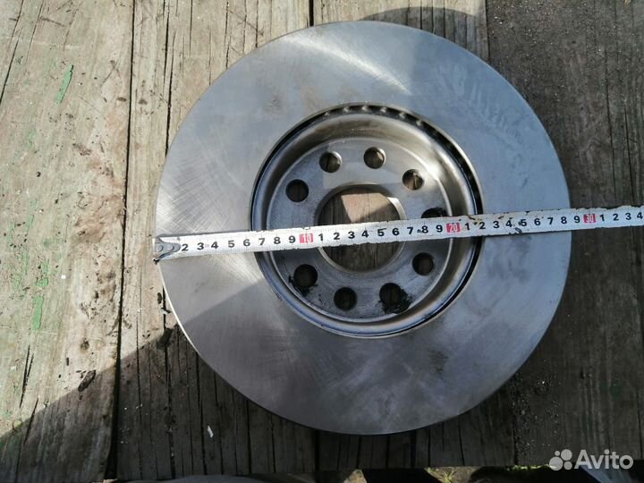 Тормозные диски на volkswagen caddy передние