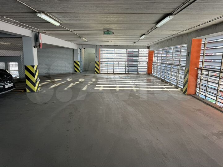 Машиноместо, 14 м²